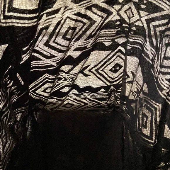 Crop 1/2 sheer pattern halter top. - Picture 3 of 5